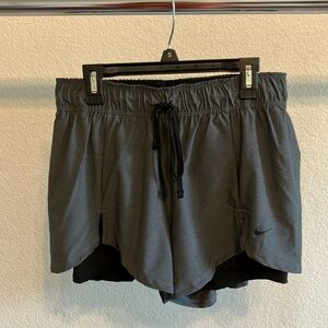 Women’s Nike shorts small
